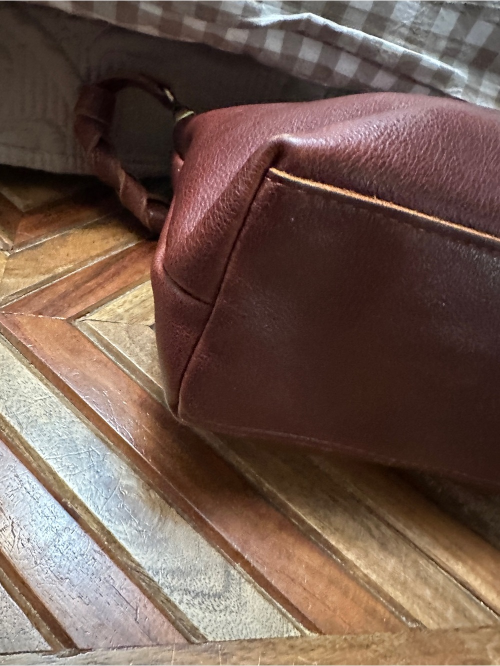 Portland Leather Raindrop Crossbody Satchel in Nutmeg - Picture 4 of 8